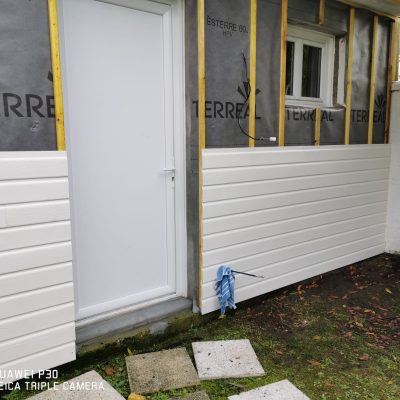 Bardage bois en cours de réalisation